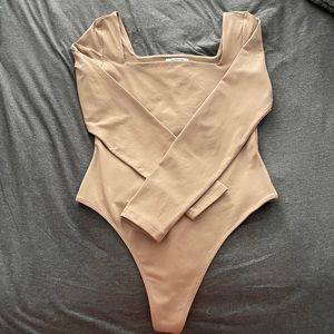Aritzia Babaton Square neck tan bodysuit Size medium great condition worn once